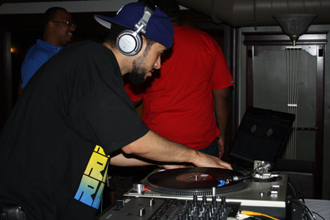 RVA RADIO : DJ RNS “Electrik.Dance Mix”