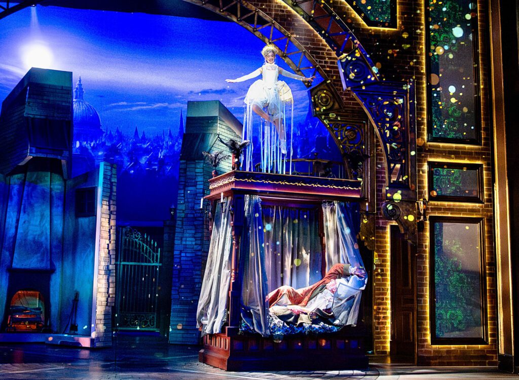 A-Christmas-Carol-at-VA-Rep-review_Chrisitan-Detres_photo-Aaron-Sutten_RVA-Magazine-2025