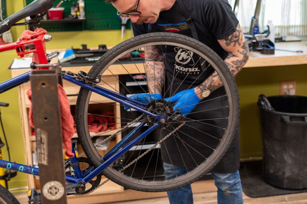 Field Trip Bike Shop_Интервью Джоэла Алфорда и фотографии Р. Энтони Харриса_Журнал RVA 2026