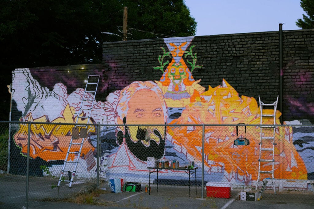 Latino-mural-by-R-Anthony-Harris_photo-by-@crtveambvrt-_RVA-Magazine-2026